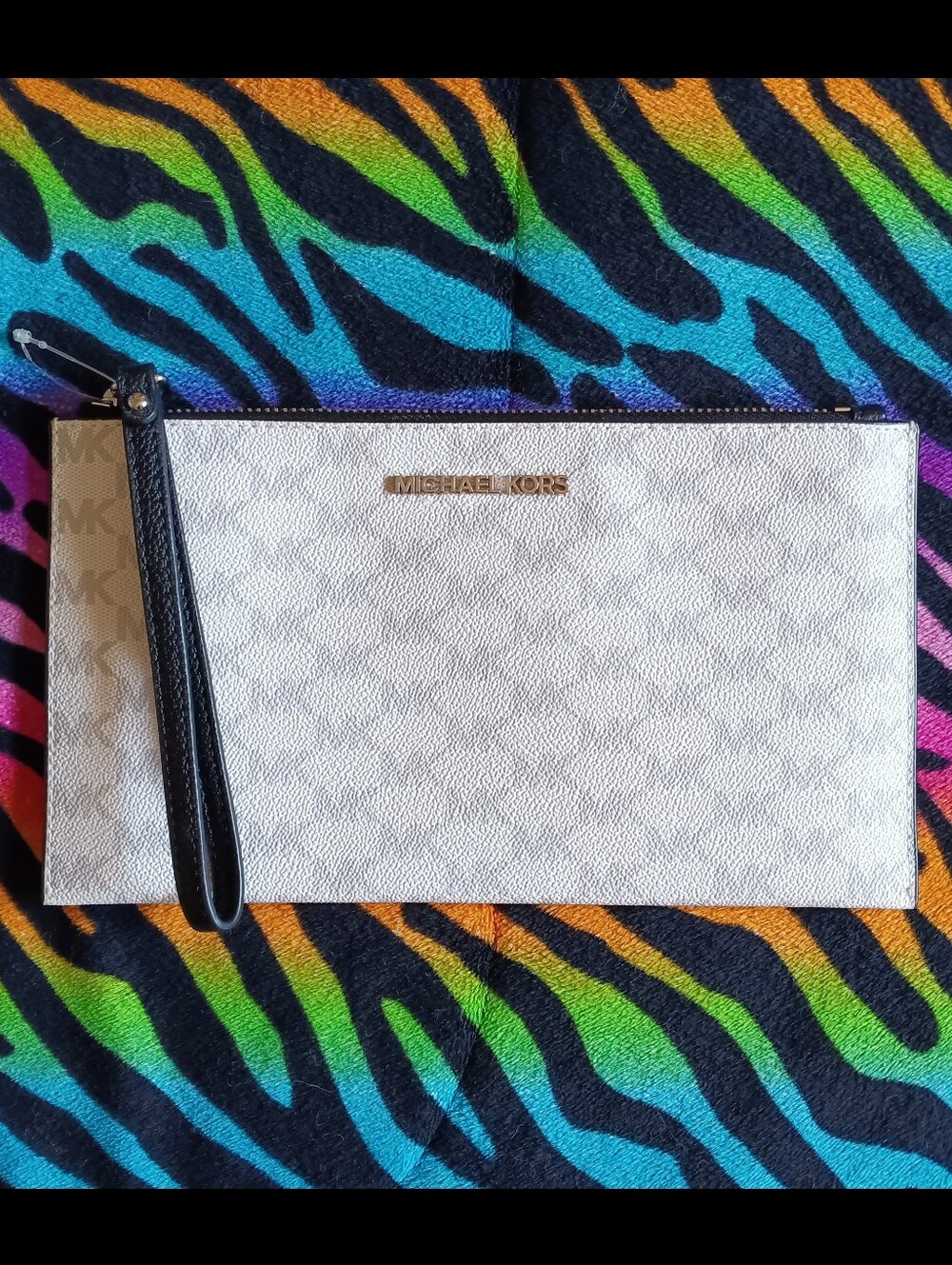 🖤 NWOT Michael Kors Jet Set Travel Large Top Zip Wristlet Vanilla Logo Bag